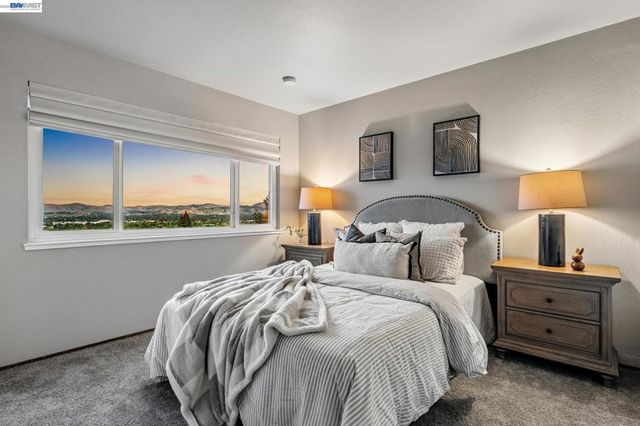15 Surmont Ct, Lafayette, CA 94549