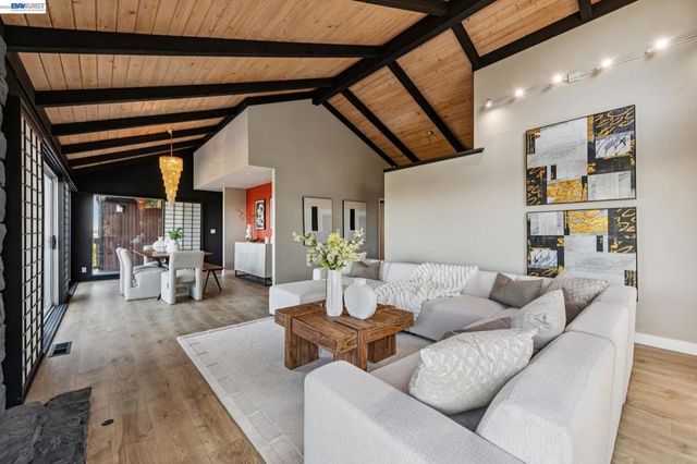 15 Surmont Ct, Lafayette, CA 94549