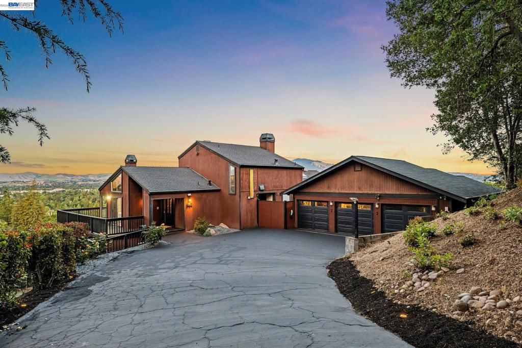 15 Surmont Ct, Lafayette, CA 94549