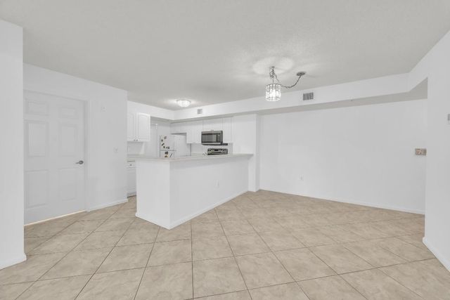 242 Village Boulevard 2110, Tequesta, FL 33469