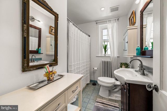 37 CHATHAM RD, Ardmore, PA 19003