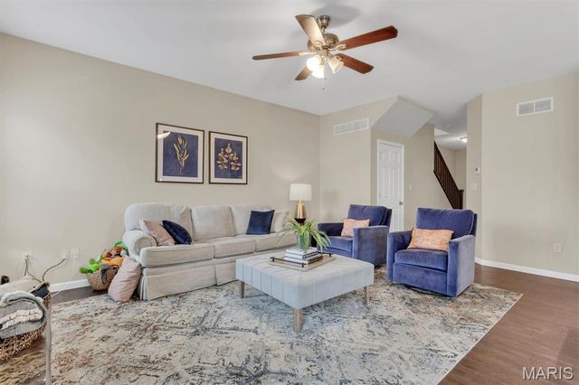 2636 Grover Crossing Way, St Louis, MO 63040