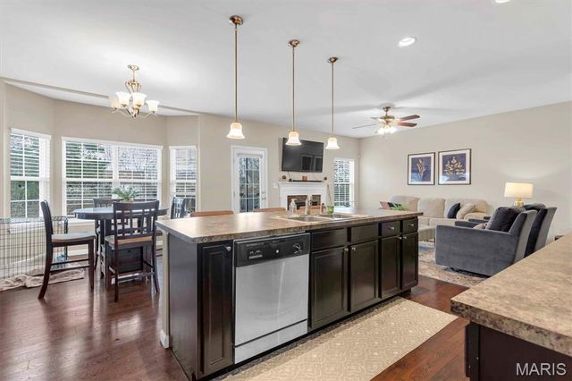 2636 Grover Crossing Way, St Louis, MO 63040