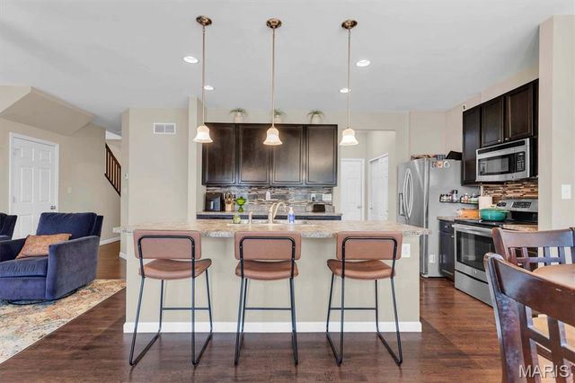 2636 Grover Crossing Way, St Louis, MO 63040