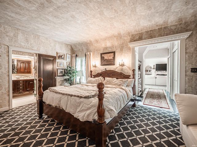 703 Pfeiffer Road, Evansville, IN 47711