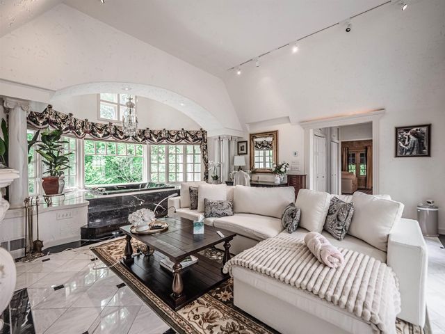 703 Pfeiffer Road, Evansville, IN 47711