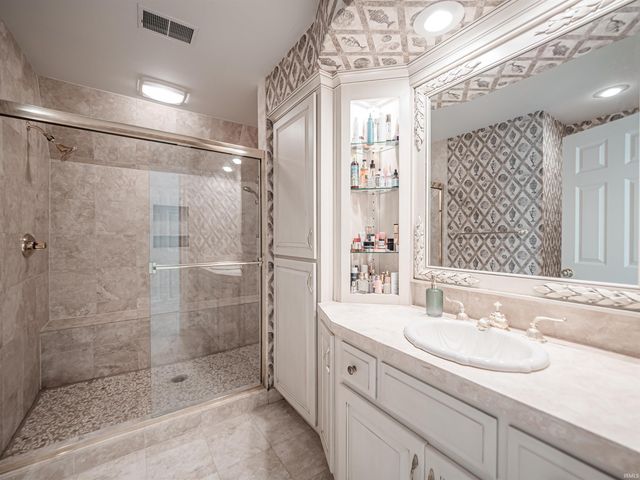 703 Pfeiffer Road, Evansville, IN 47711