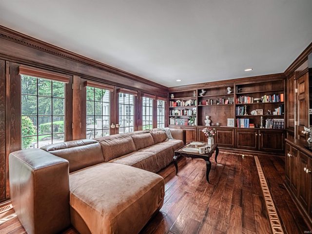 703 Pfeiffer Road, Evansville, IN 47711