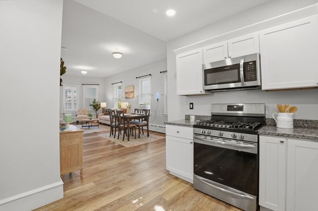 30 Buttonwood Rd, Dartmouth, MA 02748