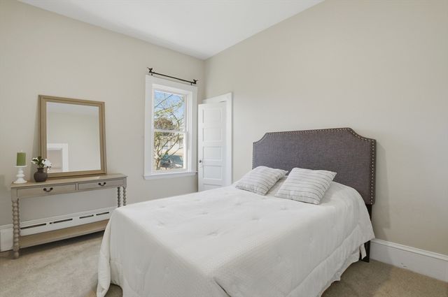 30 Buttonwood Rd, Dartmouth, MA 02748