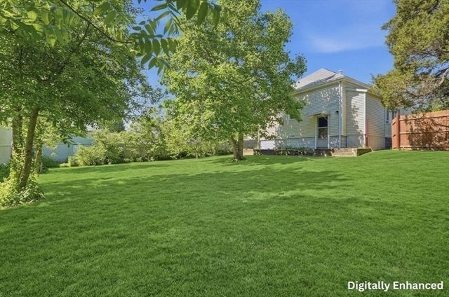 30 Buttonwood Rd, Dartmouth, MA 02748