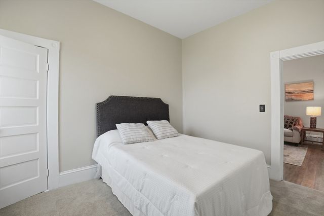 30 Buttonwood Rd, Dartmouth, MA 02748