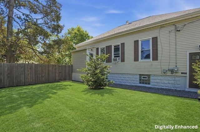 30 Buttonwood Rd, Dartmouth, MA 02748