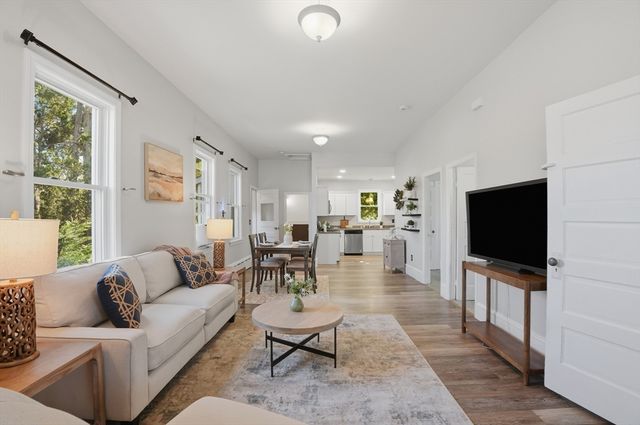 30 Buttonwood Rd, Dartmouth, MA 02748