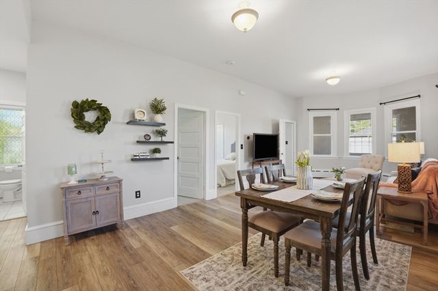 30 Buttonwood Rd, Dartmouth, MA 02748