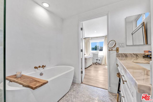 5101 Keli Court, Los Angeles, CA 90066