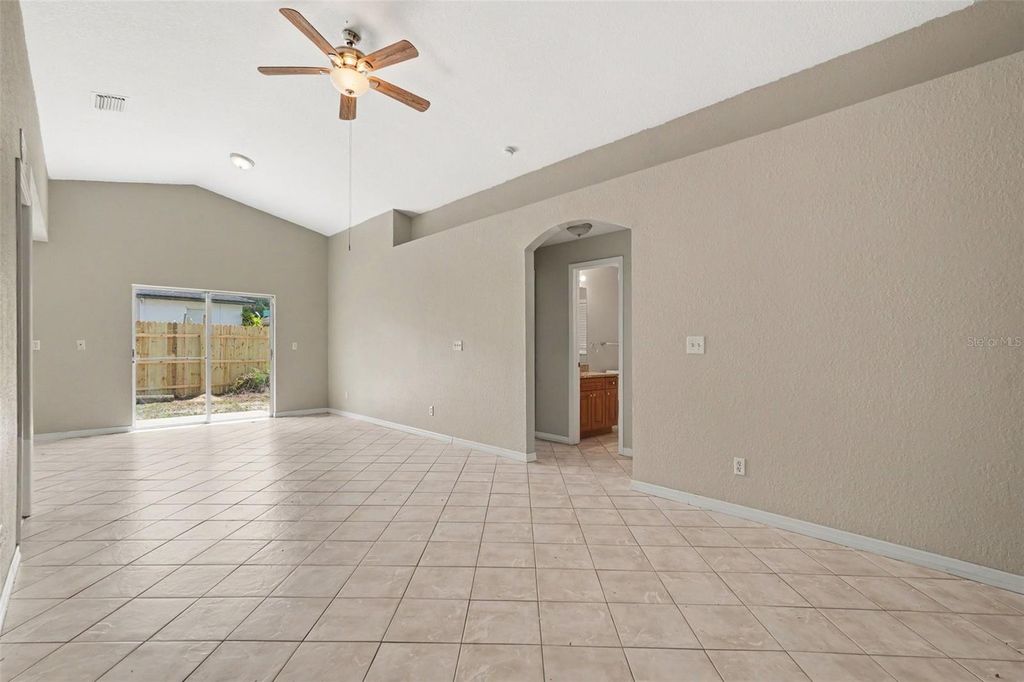 Image 4 of property listing at 1915 E MCBERRY STREET, Tampa, FL 33610