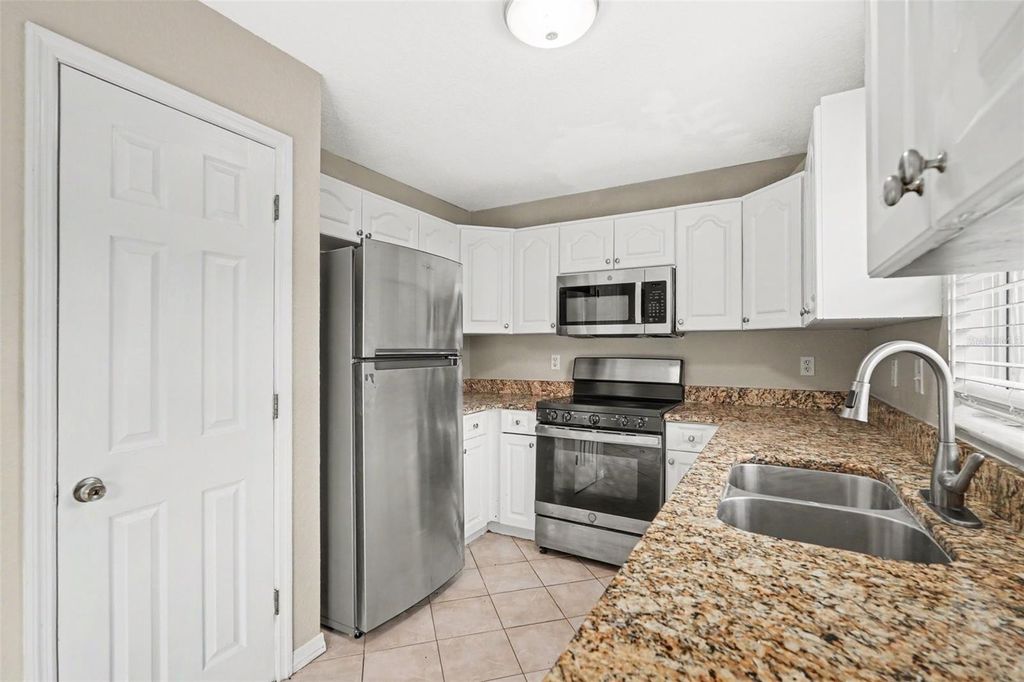 Image 7 of property listing at 1915 E MCBERRY STREET, Tampa, FL 33610
