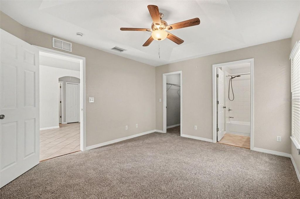Image 10 of property listing at 1915 E MCBERRY STREET, Tampa, FL 33610