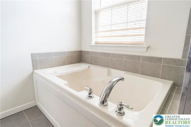 5136 Dogwood Trail, Upper Macungie Twp, PA 18104