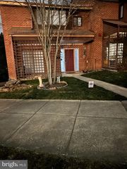 1661 BACHAN CT, Reston, VA 20190