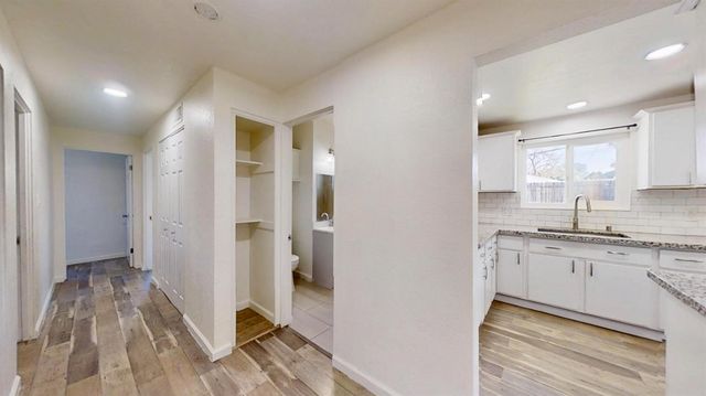 6636 Thomas Dr, North Highlands, CA 95660