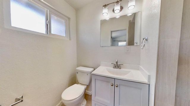 6636 Thomas Dr, North Highlands, CA 95660