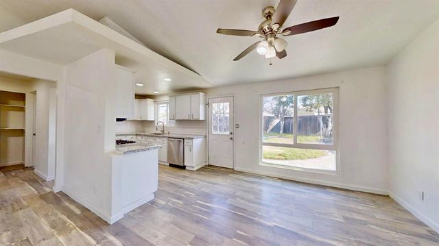 6636 Thomas Dr, North Highlands, CA 95660