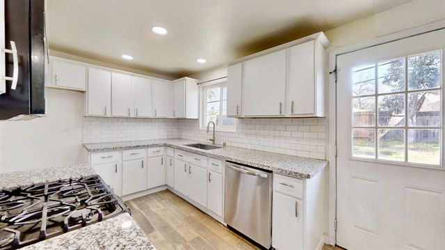 6636 Thomas Dr, North Highlands, CA 95660