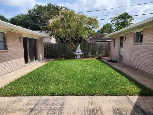 8023 S Braeswood Boulevard, Houston, TX 77071