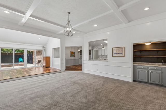 6611 Elvedon Drive, Dallas, TX 75248