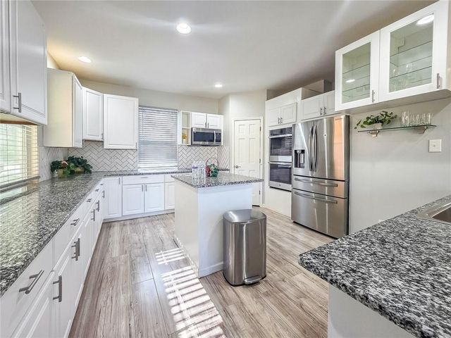 3944 Thornhill SW Drive, Lilburn, GA 30047