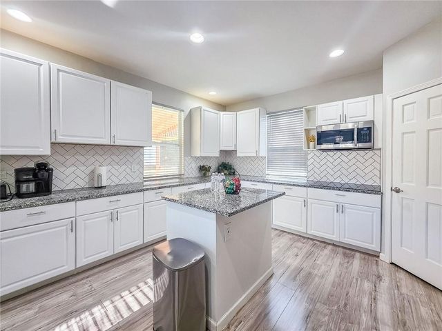 3944 Thornhill SW Drive, Lilburn, GA 30047