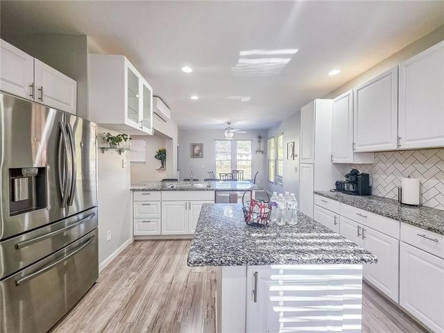 3944 Thornhill SW Drive, Lilburn, GA 30047