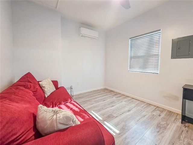 3944 Thornhill SW Drive, Lilburn, GA 30047