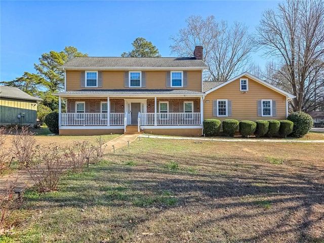 3944 Thornhill SW Drive, Lilburn, GA 30047