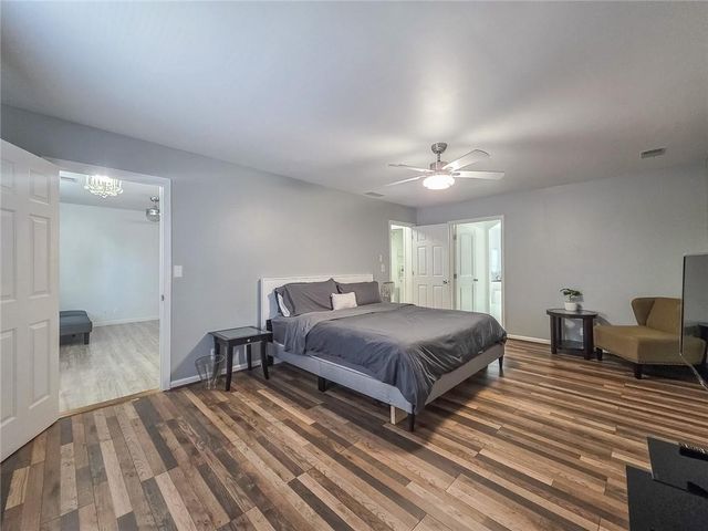 3944 Thornhill SW Drive, Lilburn, GA 30047