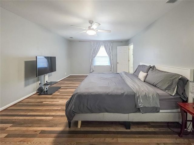 3944 Thornhill SW Drive, Lilburn, GA 30047