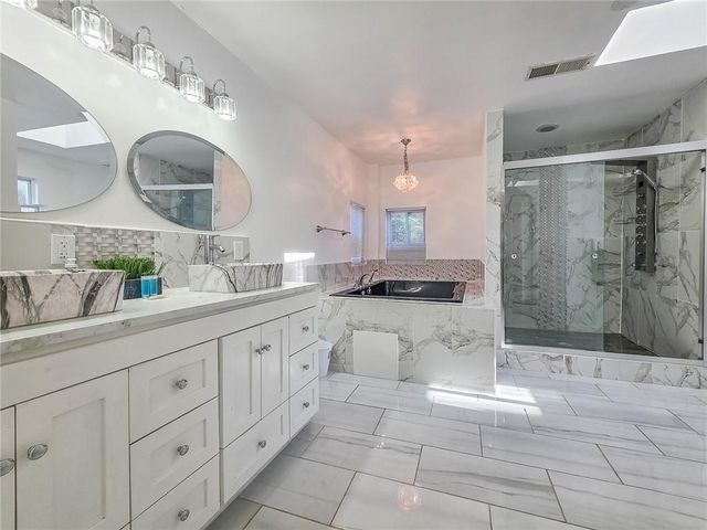 3944 Thornhill SW Drive, Lilburn, GA 30047