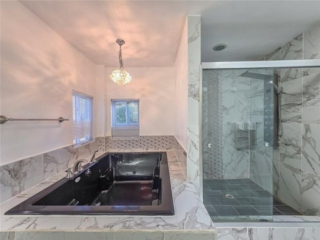 3944 Thornhill SW Drive, Lilburn, GA 30047