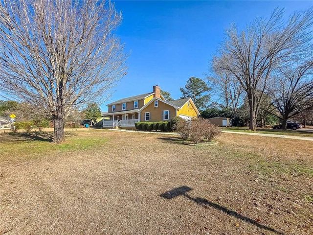 3944 Thornhill SW Drive, Lilburn, GA 30047