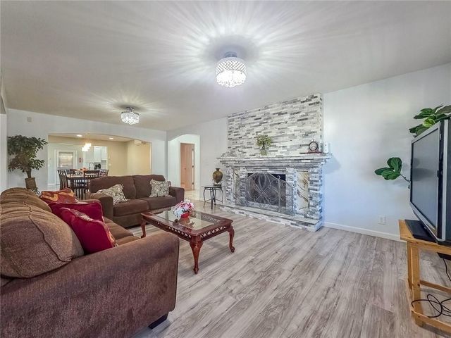 3944 Thornhill SW Drive, Lilburn, GA 30047