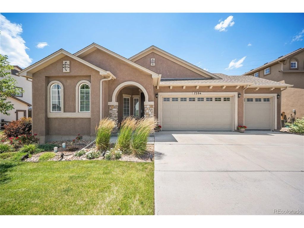 7394 Rim Bluff Ln, Colorado Springs, CO 80927