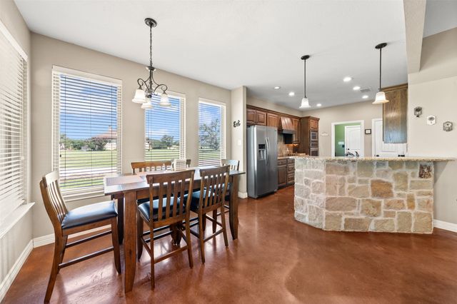 160 Seven Oaks Lane, China Spring, TX 76633