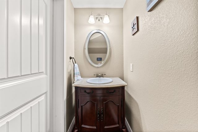 160 Seven Oaks Lane, China Spring, TX 76633