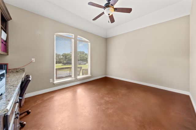 160 Seven Oaks Lane, China Spring, TX 76633