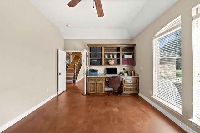 160 Seven Oaks Lane, China Spring, TX 76633