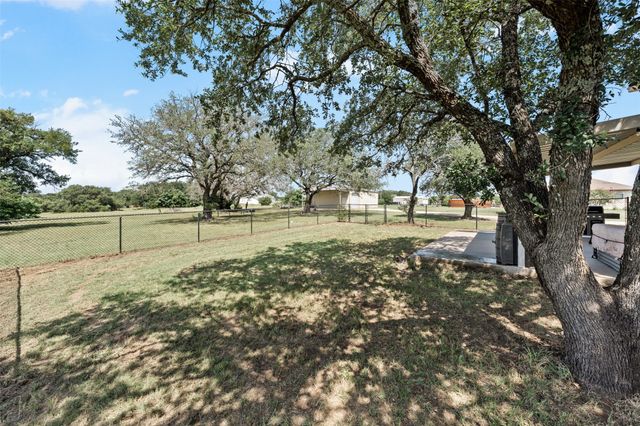 160 Seven Oaks Lane, China Spring, TX 76633