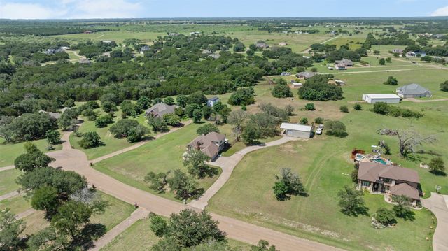 160 Seven Oaks Lane, China Spring, TX 76633