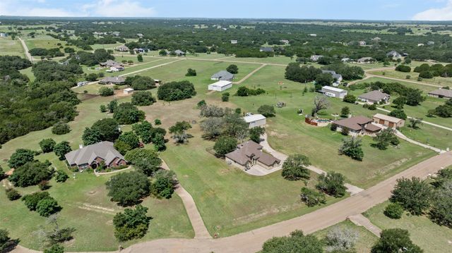 160 Seven Oaks Lane, China Spring, TX 76633